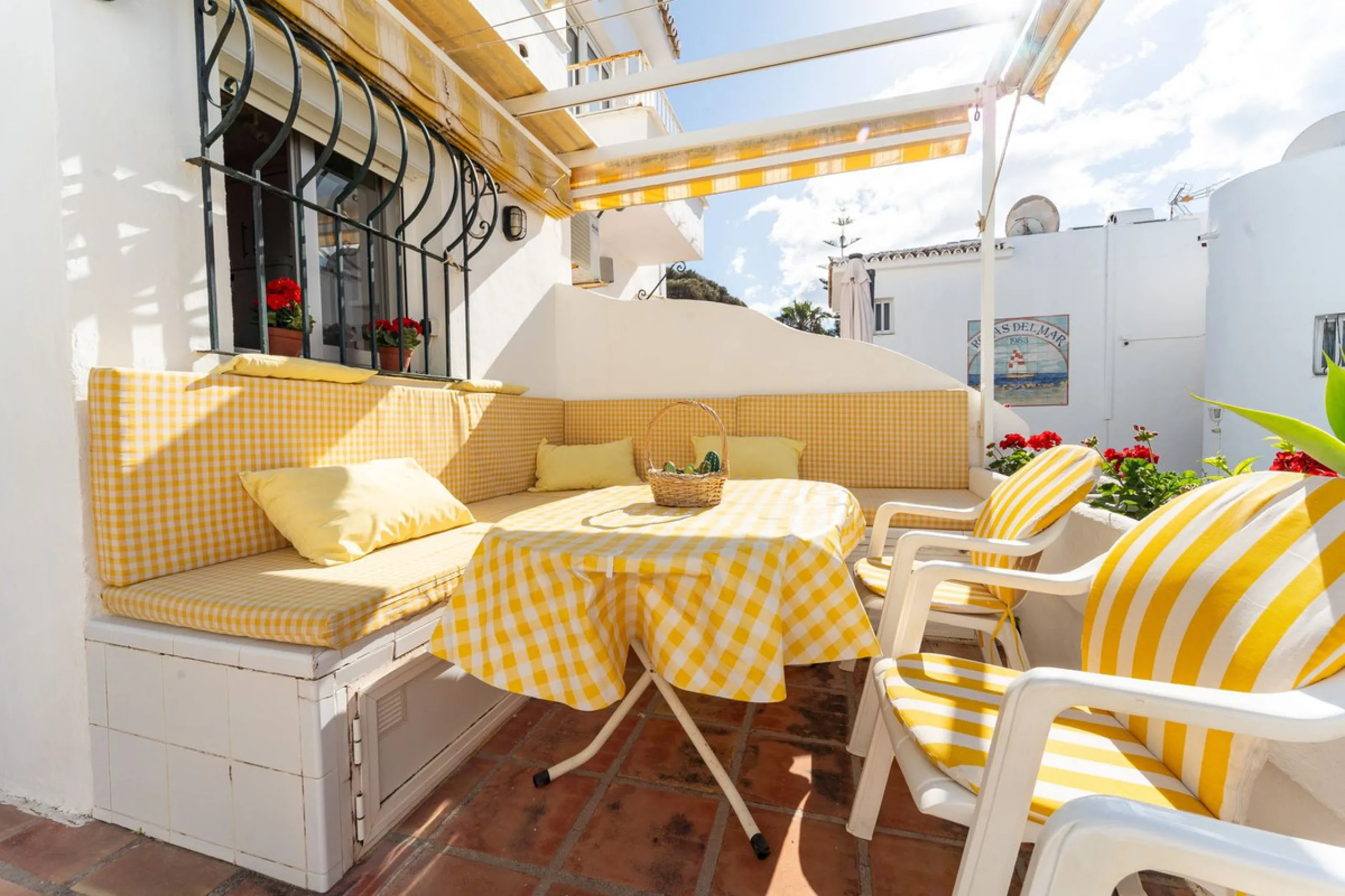 Charming Corner Townhouse by the Beach – Riviera del Sol