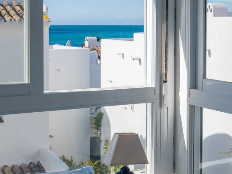 Charming Corner Townhouse by the Beach – Riviera del Sol