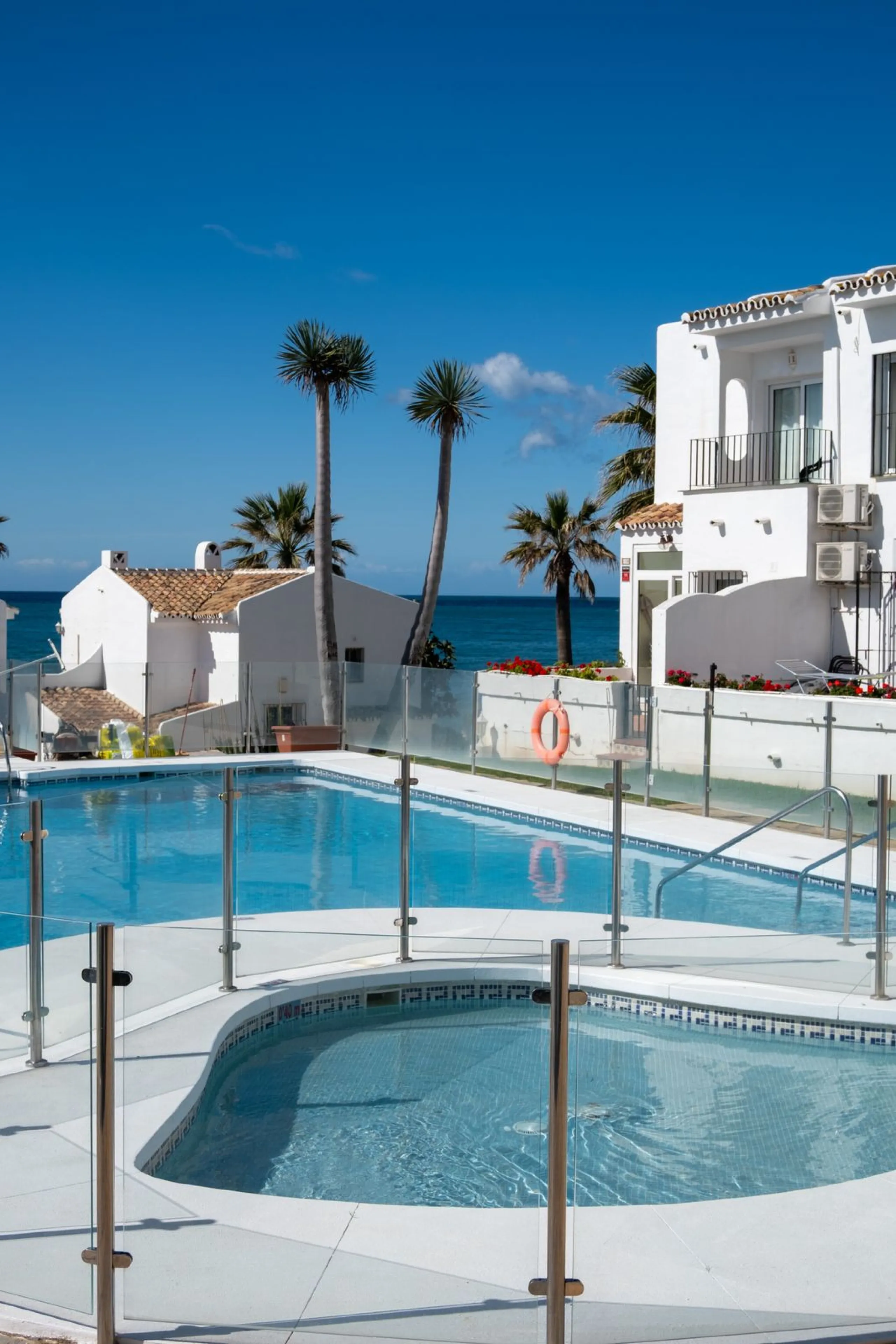 Charming Corner Townhouse by the Beach – Riviera del Sol
