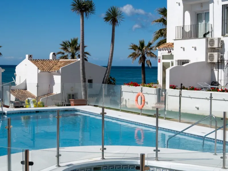 Charming Corner Townhouse by the Beach – Riviera del Sol