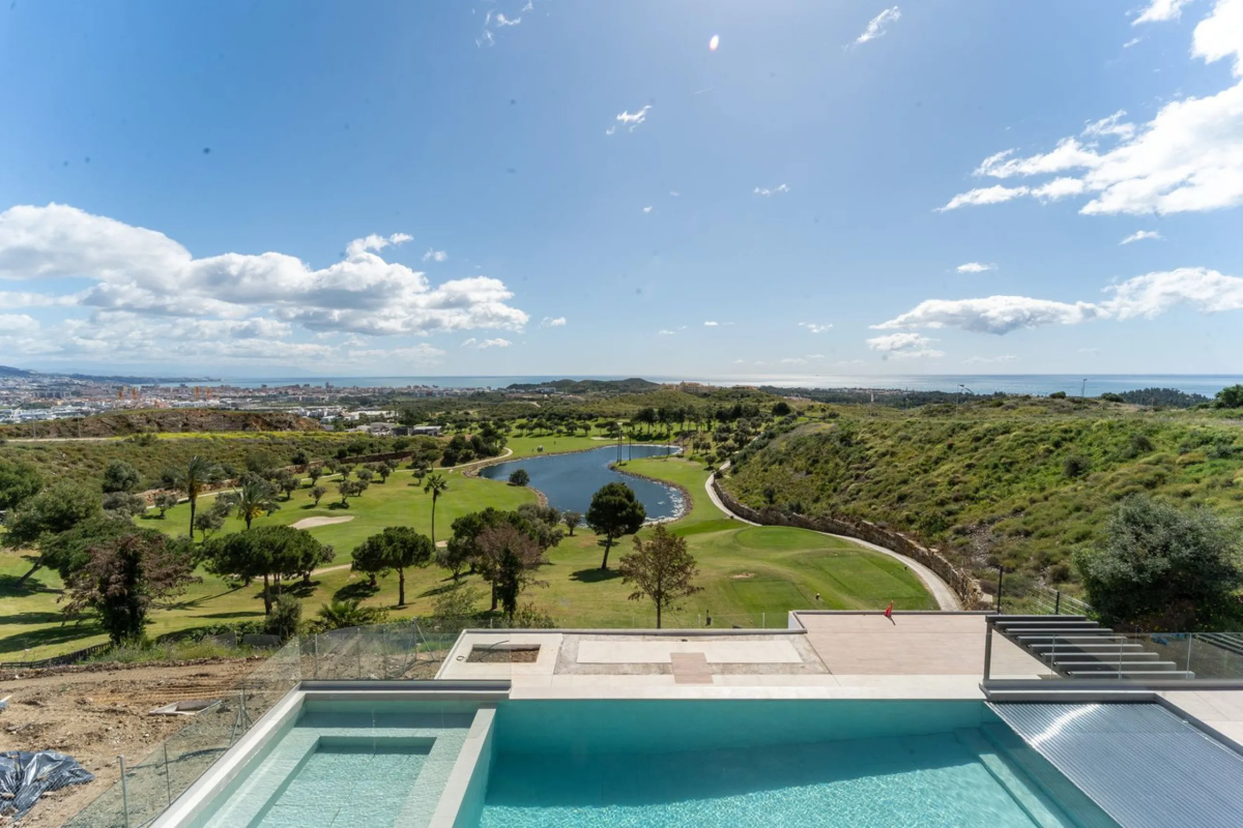 Charming Corner Townhouse by the Beach – Riviera del Sol