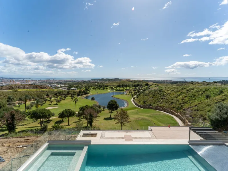 Charming Corner Townhouse by the Beach – Riviera del Sol