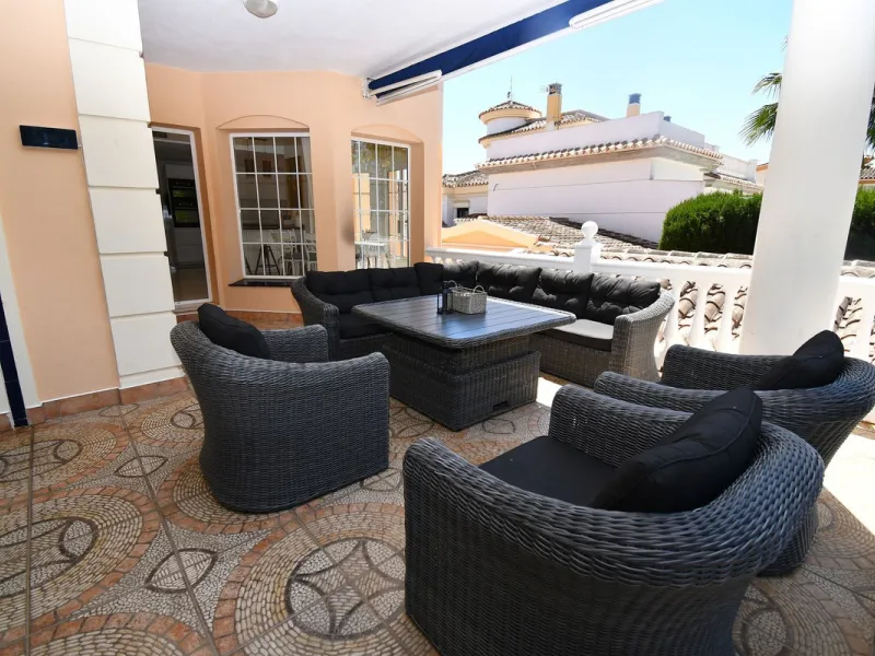This impressive, front-line golf, 9 bedroom, 10 bathroom villa offers over 700m2 of living and entertainment space and sits on a spacious plot of 1,300m2.  This villa has 8 ensuite bedrooms, offering family/guests their own space and privacy.  All indoor 