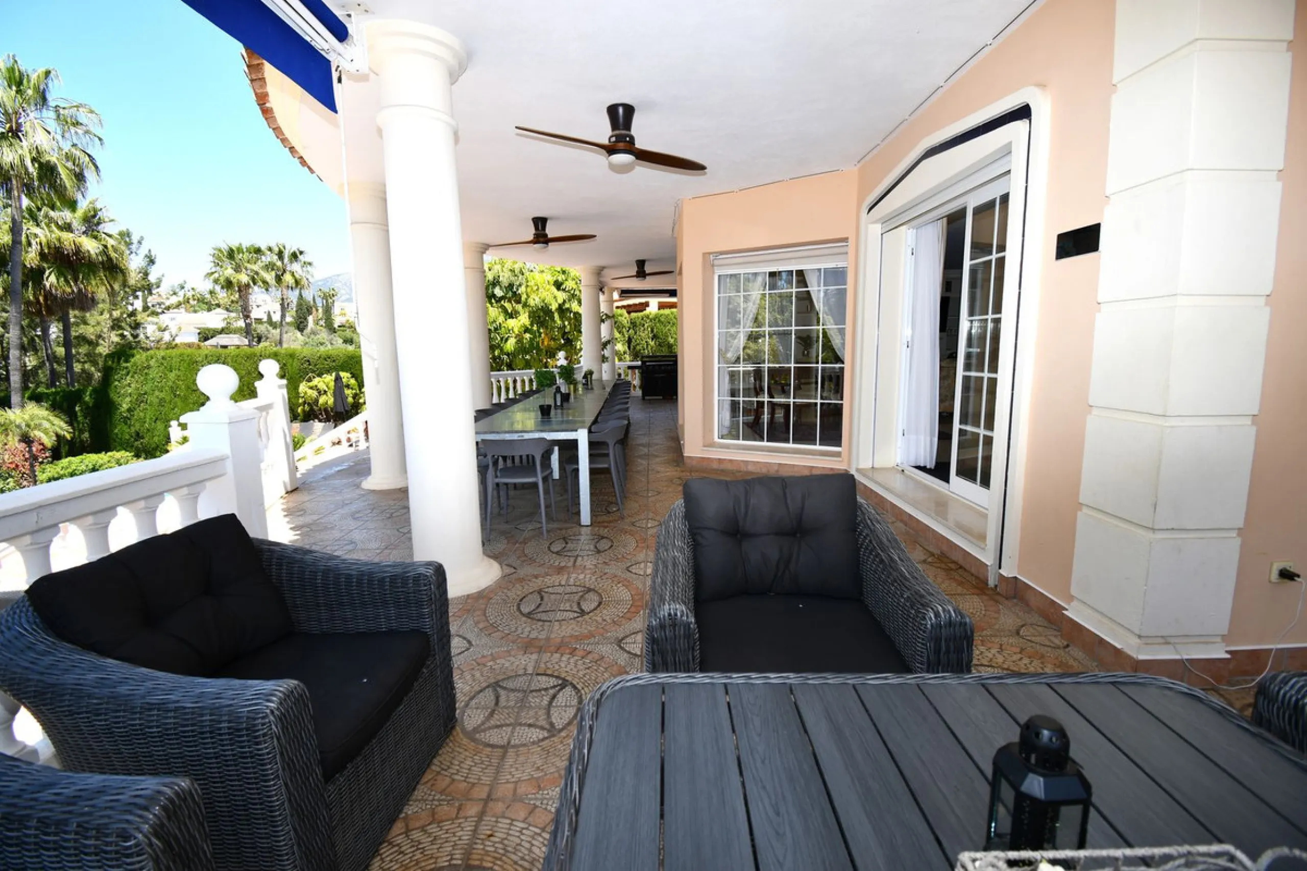 This impressive, front-line golf, 9 bedroom, 10 bathroom villa offers over 700m2 of living and entertainment space and sits on a spacious plot of 1,300m2.  This villa has 8 ensuite bedrooms, offering family/guests their own space and privacy.  All indoor 