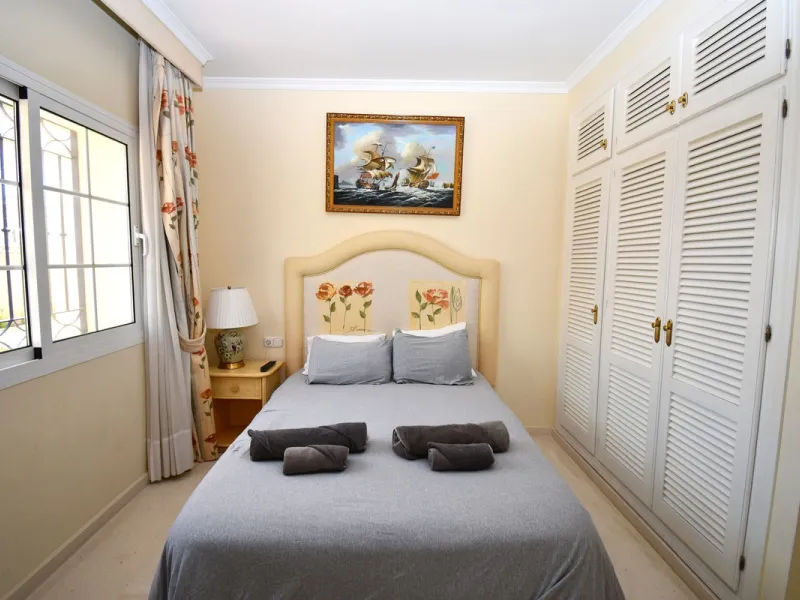 This impressive, front-line golf, 9 bedroom, 10 bathroom villa offers over 700m2 of living and entertainment space and sits on a spacious plot of 1,300m2.  This villa has 8 ensuite bedrooms, offering family/guests their own space and privacy.  All indoor 