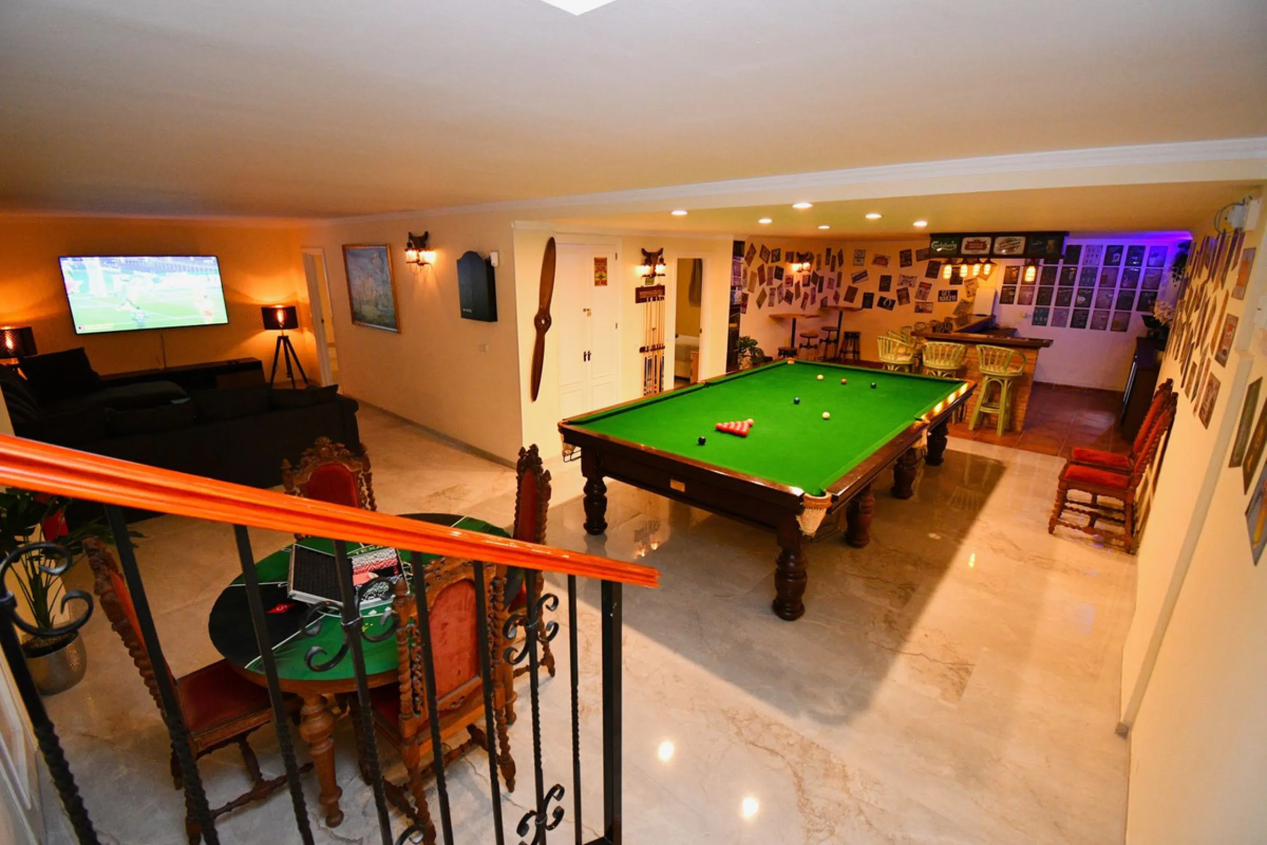 This impressive, front-line golf, 9 bedroom, 10 bathroom villa offers over 700m2 of living and entertainment space and sits on a spacious plot of 1,300m2.  This villa has 8 ensuite bedrooms, offering family/guests their own space and privacy.  All indoor 
