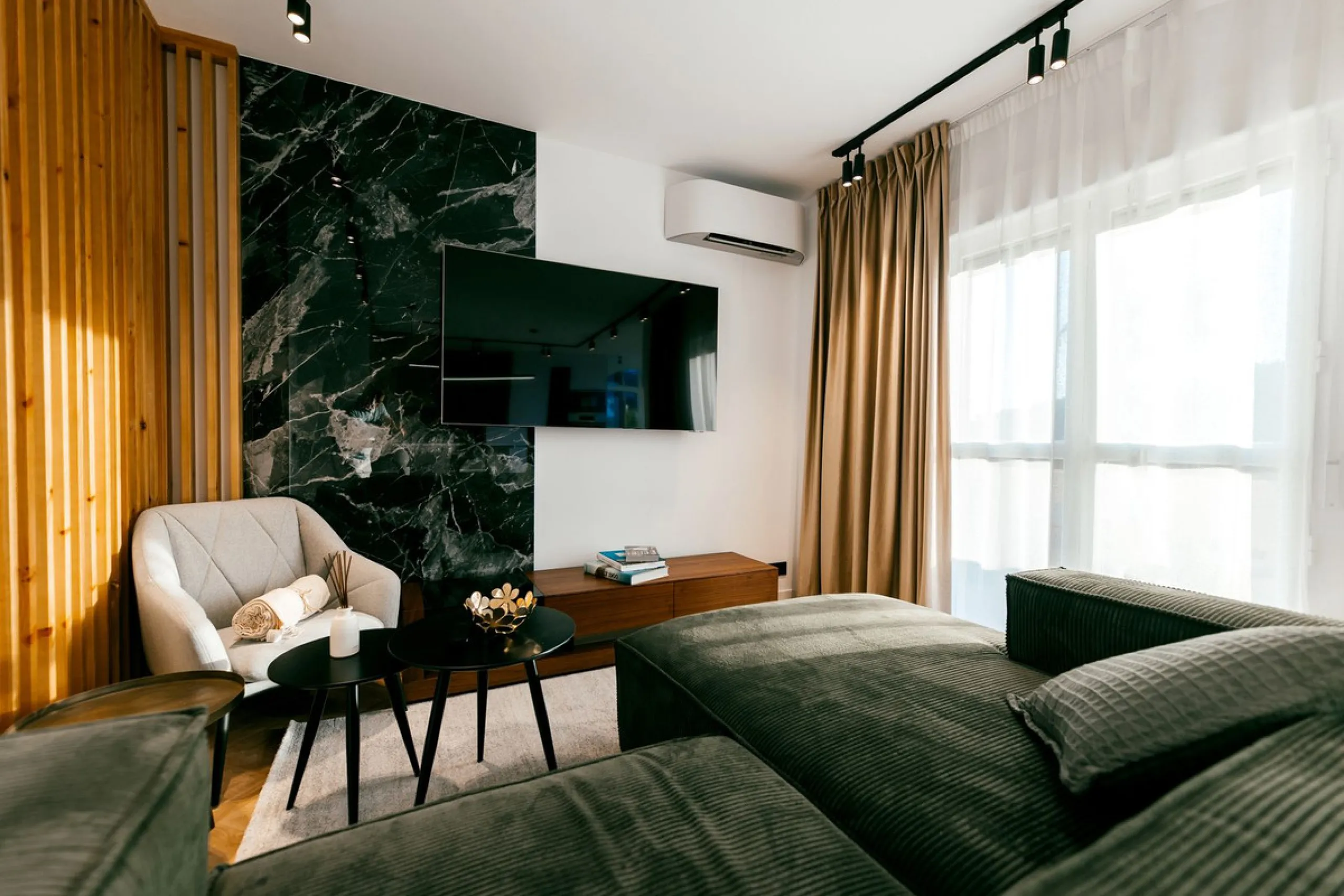 Apartment - Penthouse Duplex в продаже в Benahavís, Málaga. В доме 3 спален и 3 ванных комнат. Площадь дома 160 м²