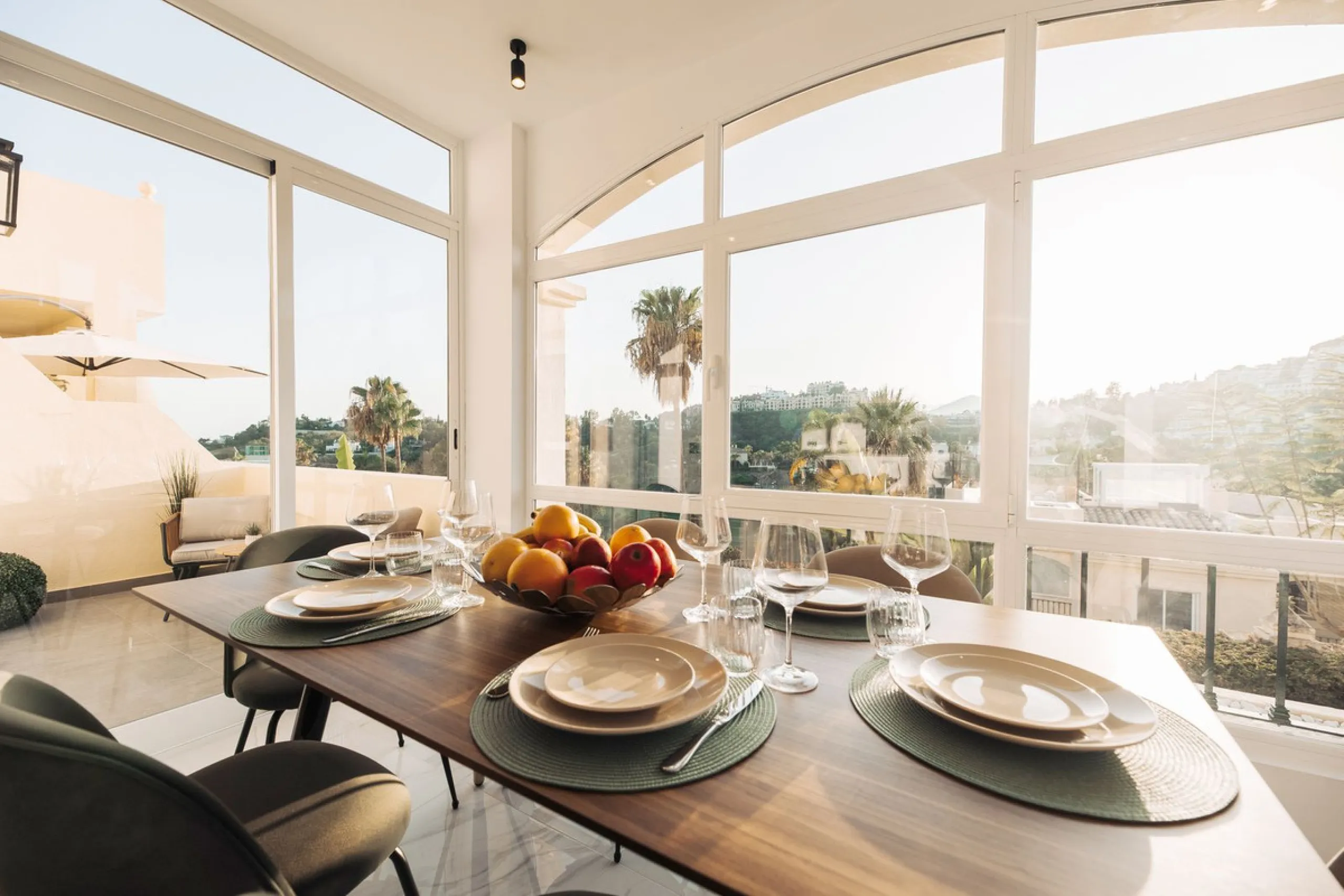 Apartment - Penthouse Duplex в продаже в Benahavís, Málaga. В доме 3 спален и 3 ванных комнат. Площадь дома 160 м²
