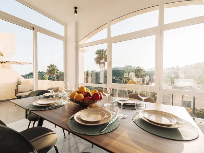 Apartment - Penthouse Duplex в продаже в Benahavís, Málaga. В доме 3 спален и 3 ванных комнат. Площадь дома 160 м²
