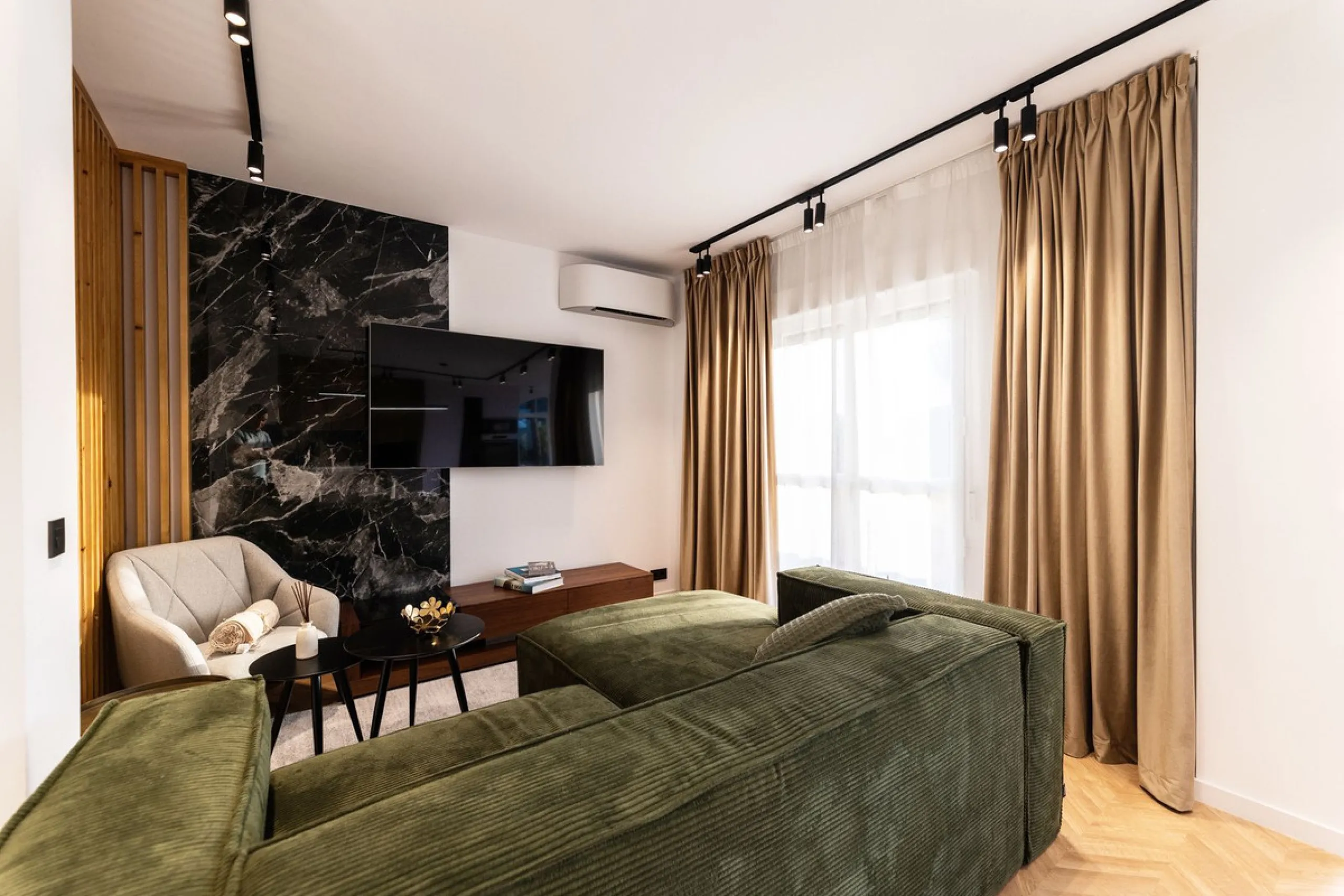 Apartment - Penthouse Duplex в продаже в Benahavís, Málaga. В доме 3 спален и 3 ванных комнат. Площадь дома 160 м²