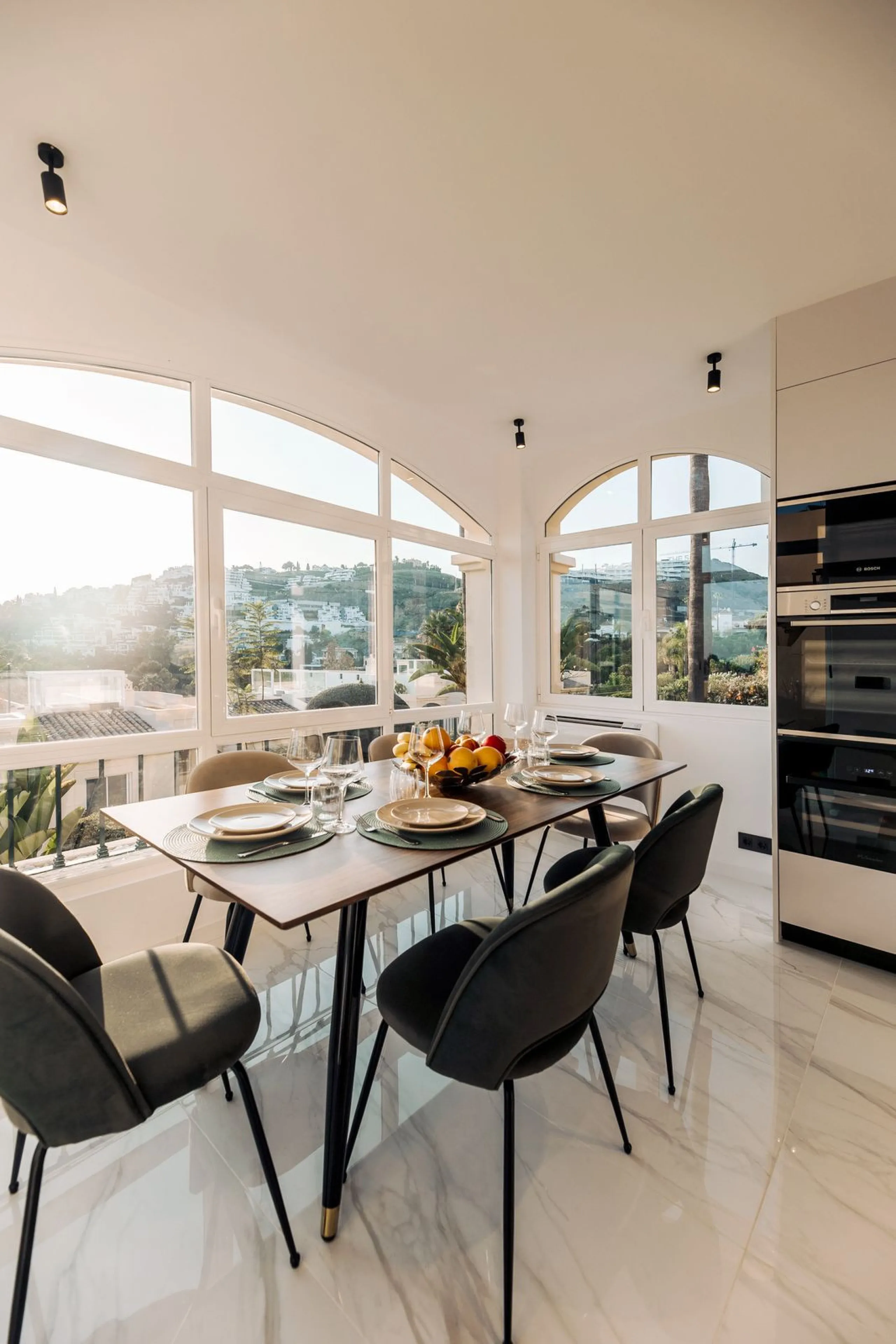 Apartment - Penthouse Duplex в продаже в Benahavís, Málaga. В доме 3 спален и 3 ванных комнат. Площадь дома 160 м²