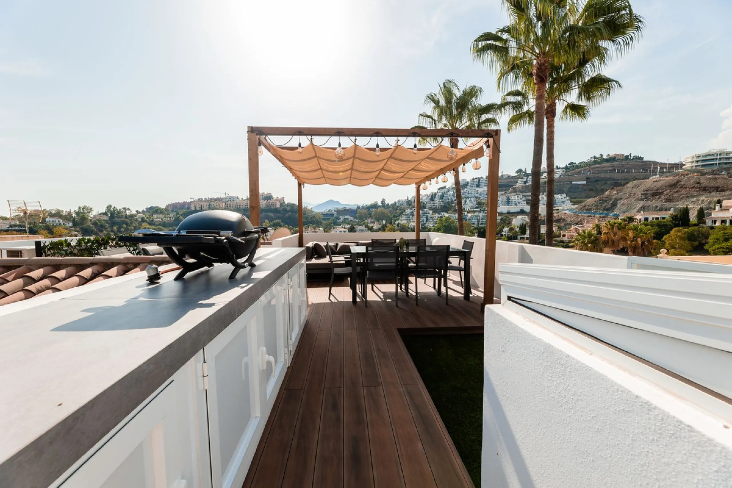 Apartment - Penthouse Duplex в продаже в Benahavís, Málaga. В доме 3 спален и 3 ванных комнат. Площадь дома 160 м²