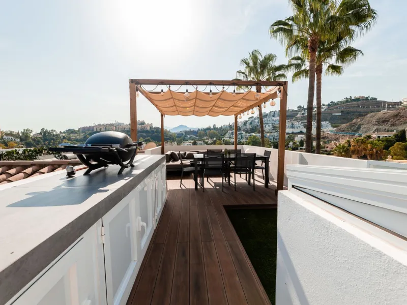 Apartment - Penthouse Duplex в продаже в Benahavís, Málaga. В доме 3 спален и 3 ванных комнат. Площадь дома 160 м²