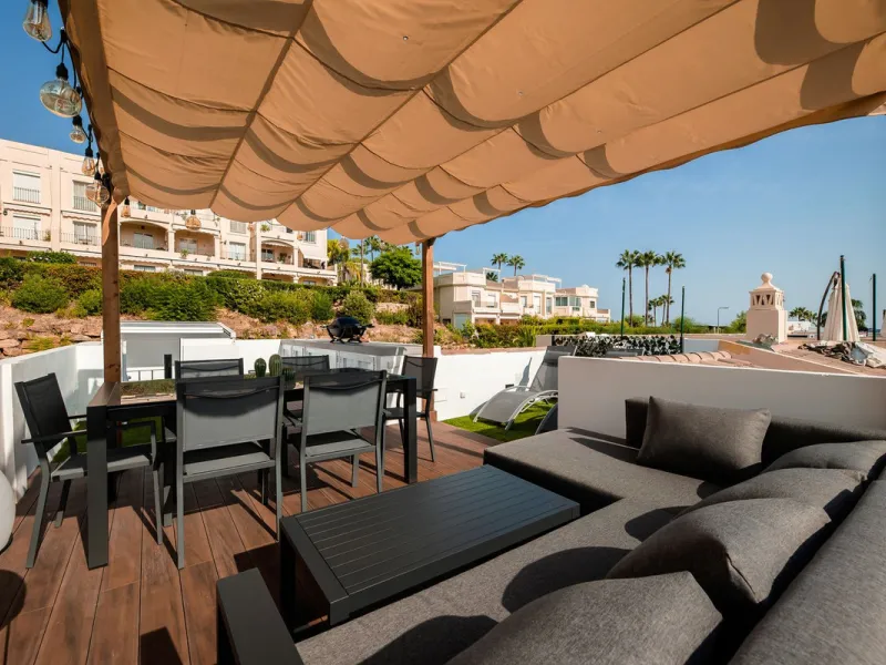 Apartment - Penthouse Duplex в продаже в Benahavís, Málaga. В доме 3 спален и 3 ванных комнат. Площадь дома 160 м²