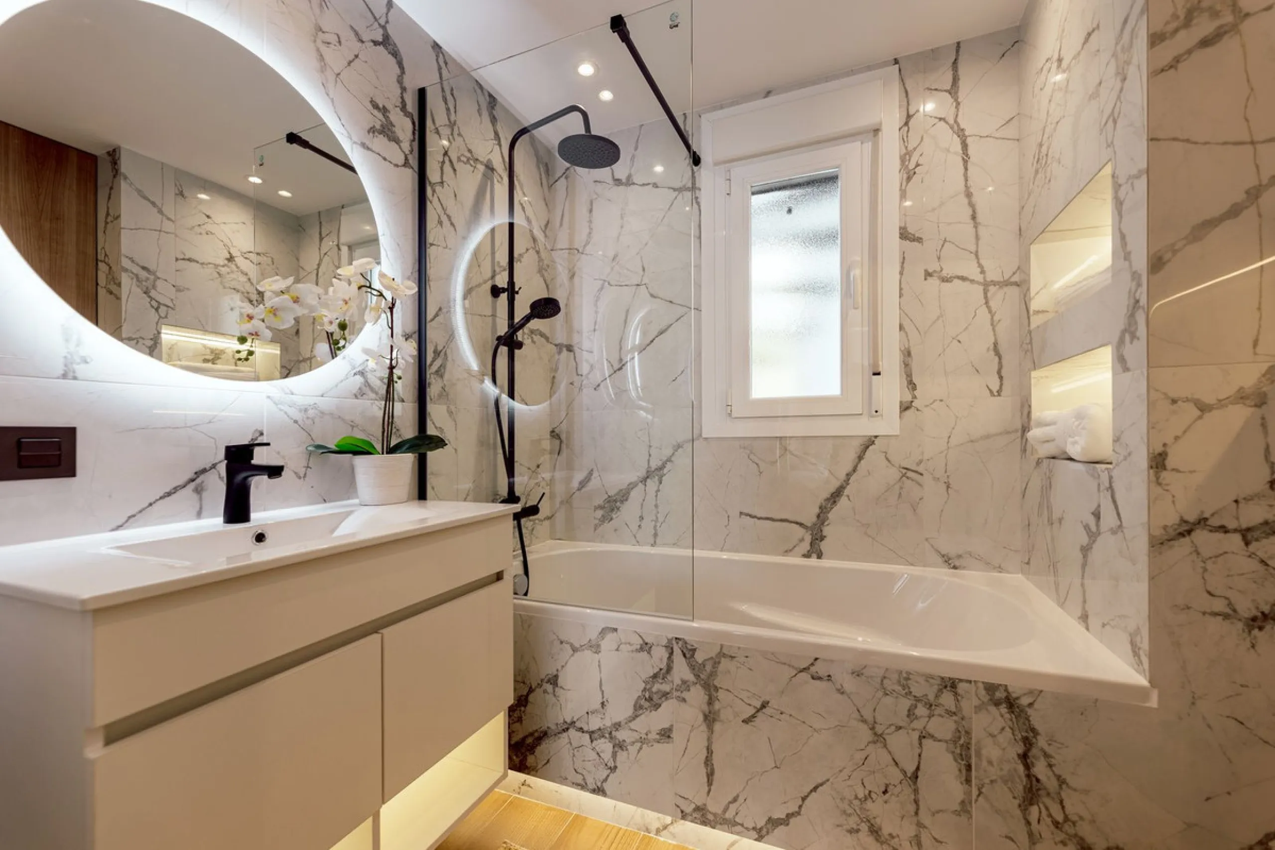 Apartment - Penthouse Duplex в продаже в Benahavís, Málaga. В доме 3 спален и 3 ванных комнат. Площадь дома 160 м²