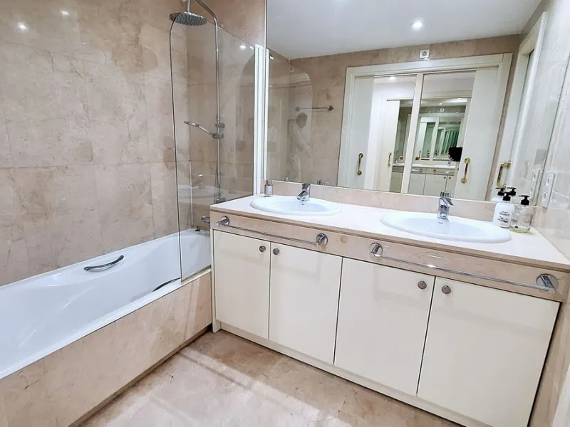 Ground Floor Apartment, La Duquesa, Costa del Sol.