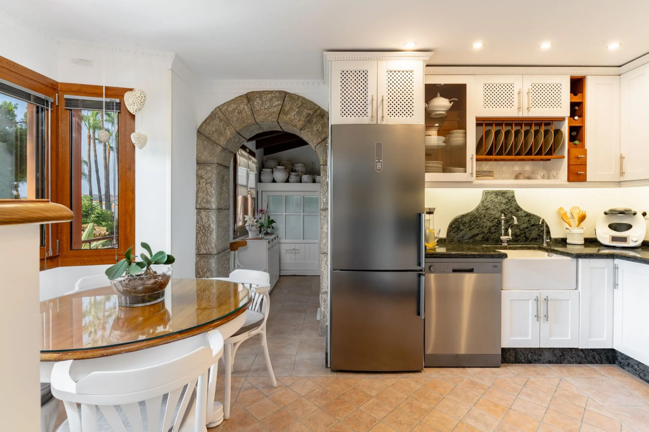 Mediterranean villa with independent studio, extra plot and authentic Andalusian charm!