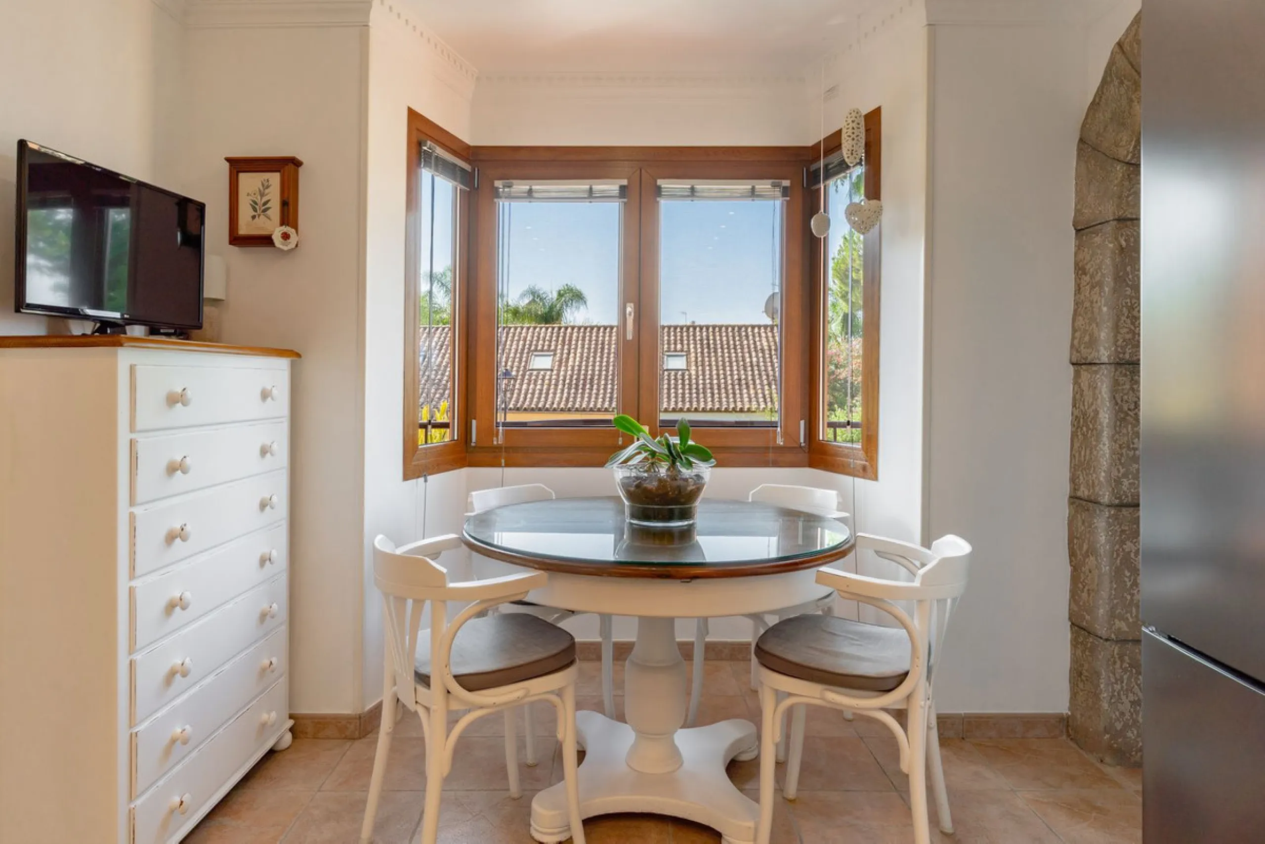 Mediterranean villa with independent studio, extra plot and authentic Andalusian charm!