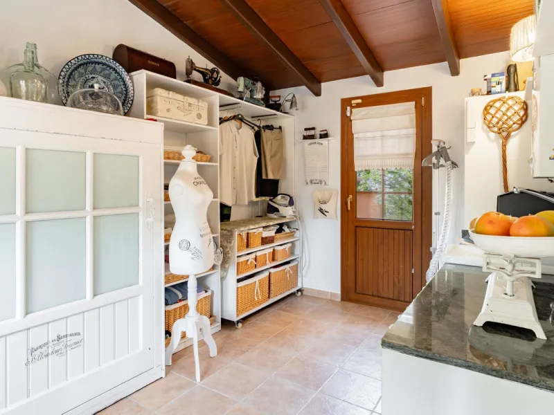 Mediterranean villa with independent studio, extra plot and authentic Andalusian charm!