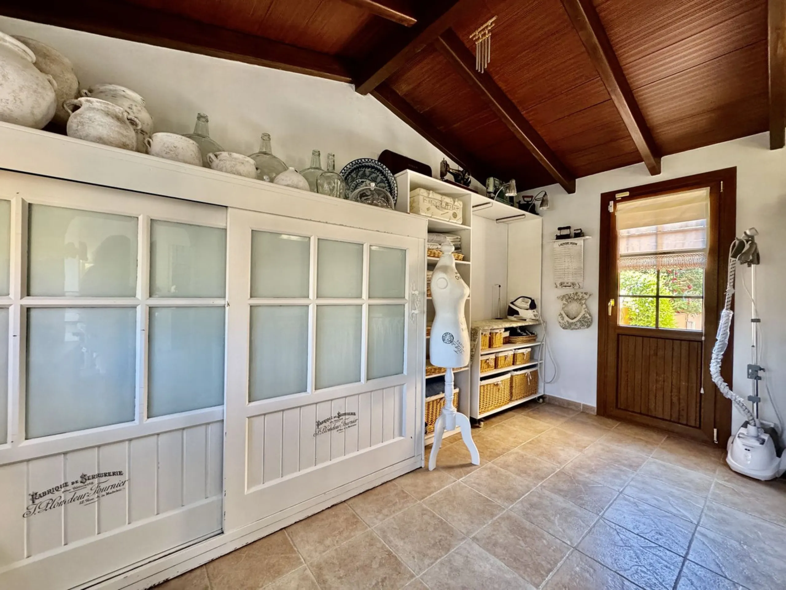 Mediterranean villa with independent studio, extra plot and authentic Andalusian charm!