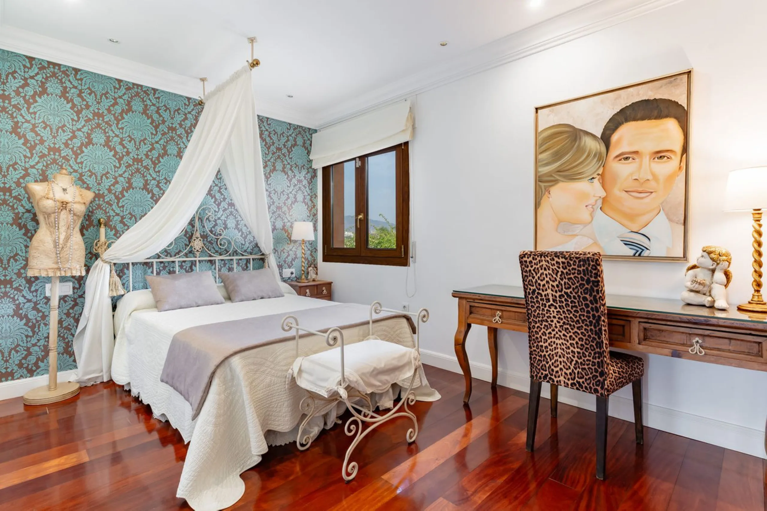 Mediterranean villa with independent studio, extra plot and authentic Andalusian charm!
