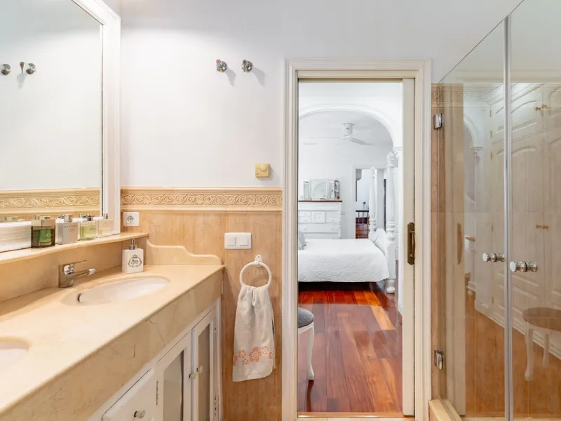 Mediterranean villa with independent studio, extra plot and authentic Andalusian charm!