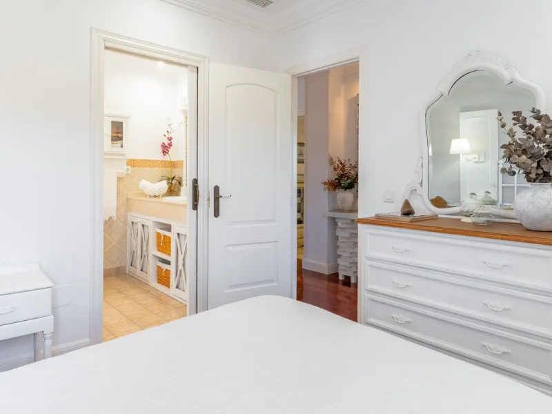 Mediterranean villa with independent studio, extra plot and authentic Andalusian charm!