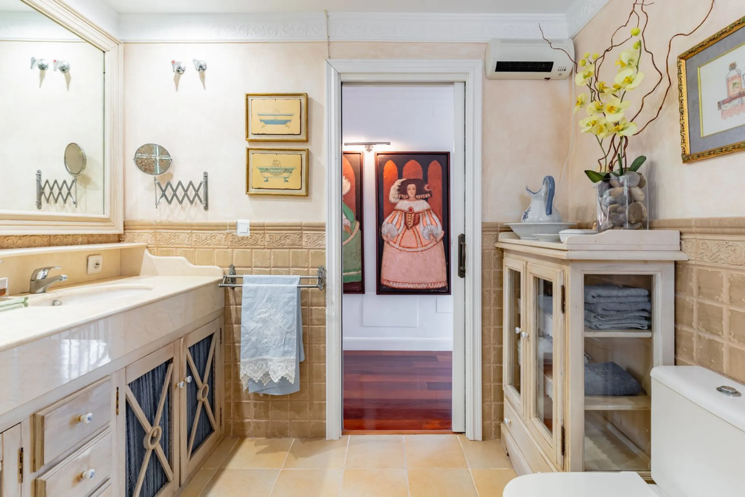 Mediterranean villa with independent studio, extra plot and authentic Andalusian charm!