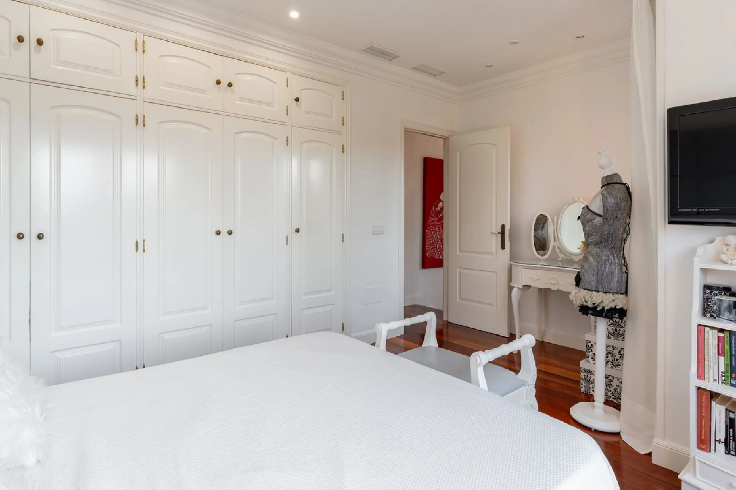 Mediterranean villa with independent studio, extra plot and authentic Andalusian charm!