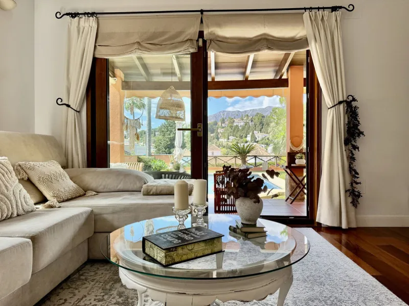 Mediterranean villa with independent studio, extra plot and authentic Andalusian charm!