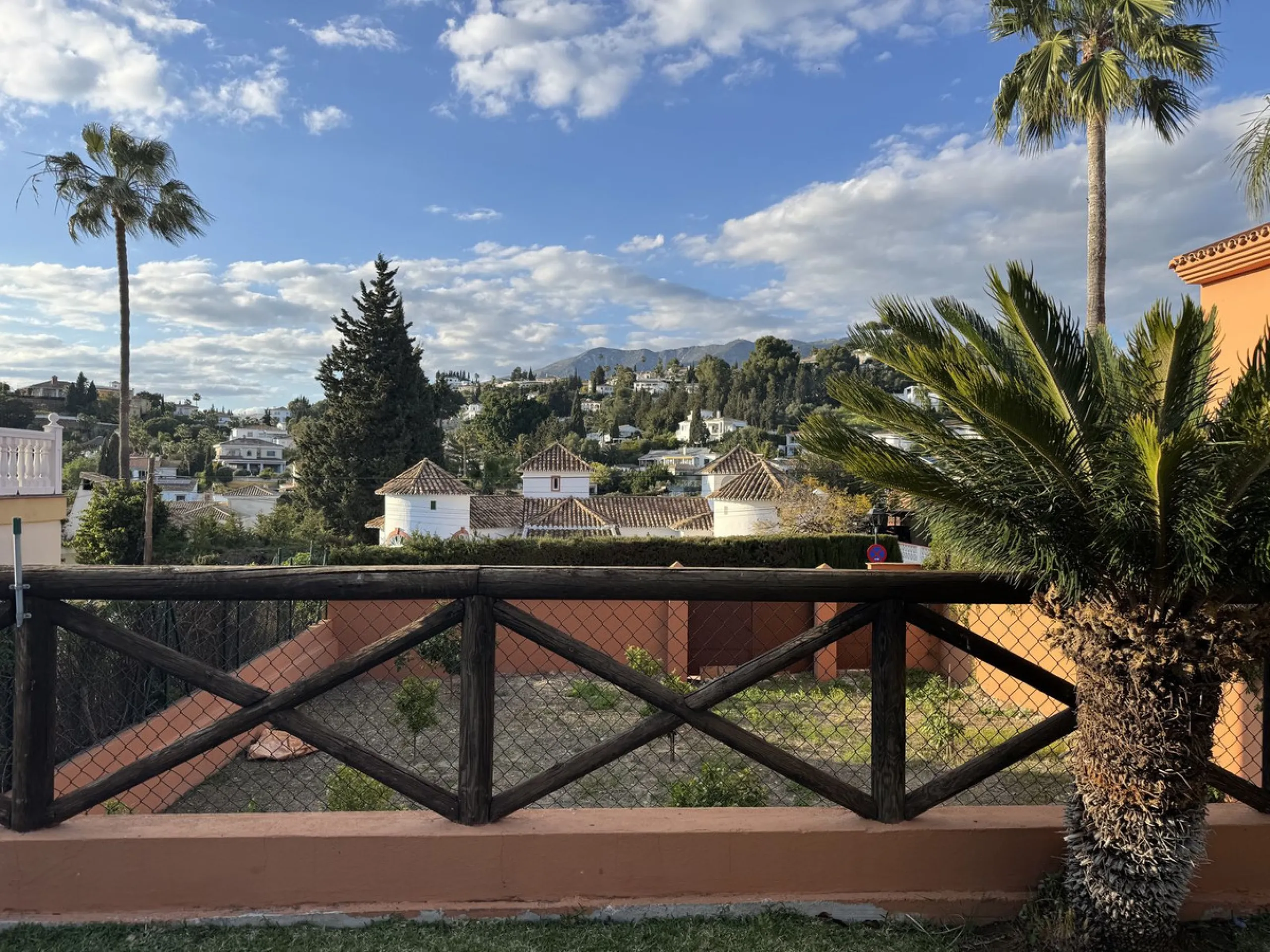 Mediterranean villa with independent studio, extra plot and authentic Andalusian charm!