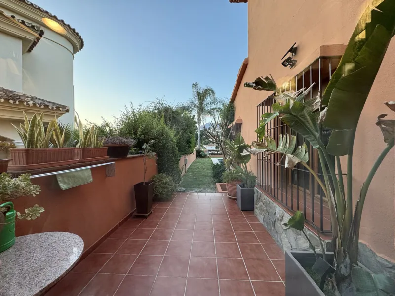Mediterranean villa with independent studio, extra plot and authentic Andalusian charm!