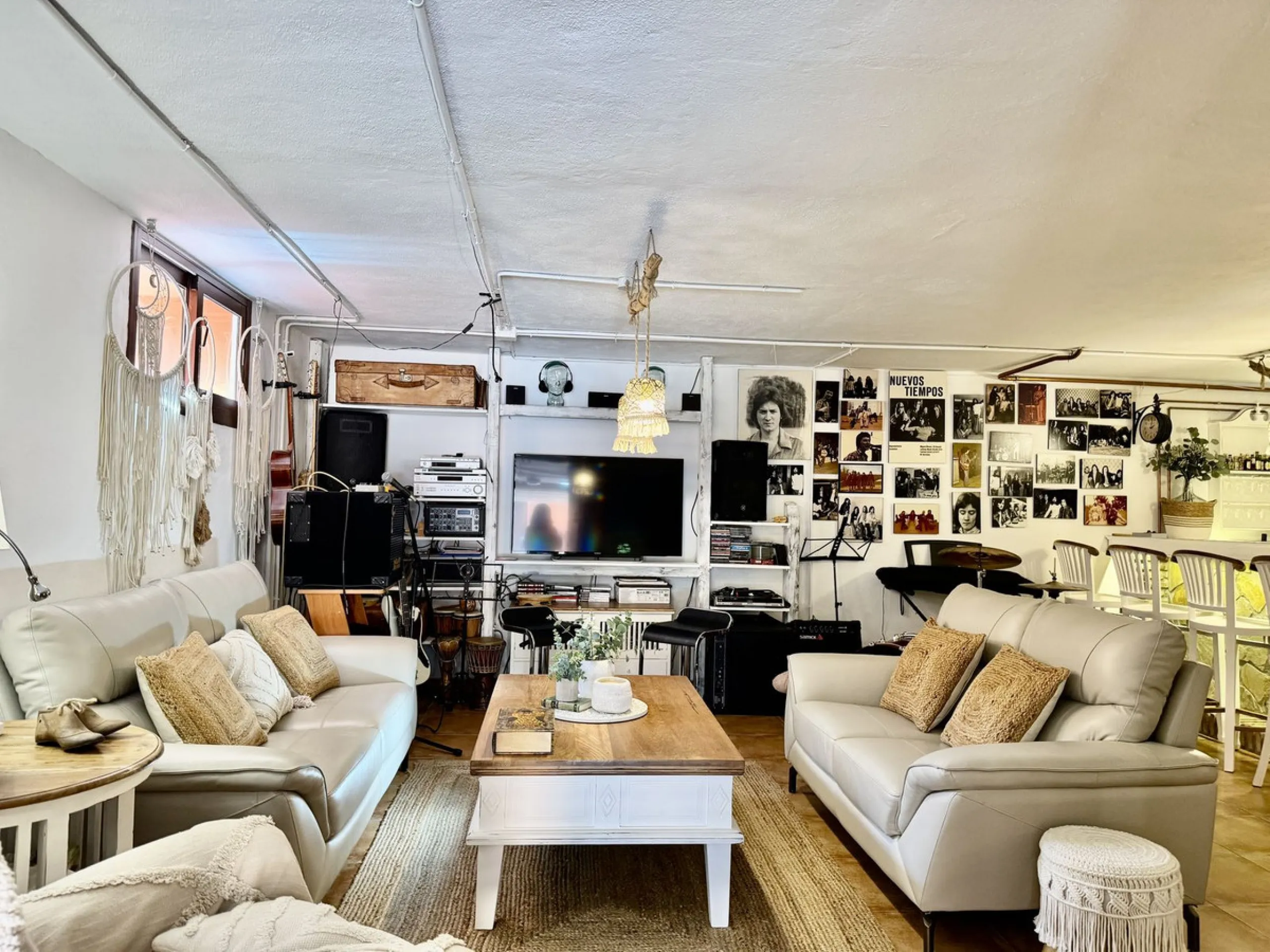 Mediterranean villa with independent studio, extra plot and authentic Andalusian charm!
