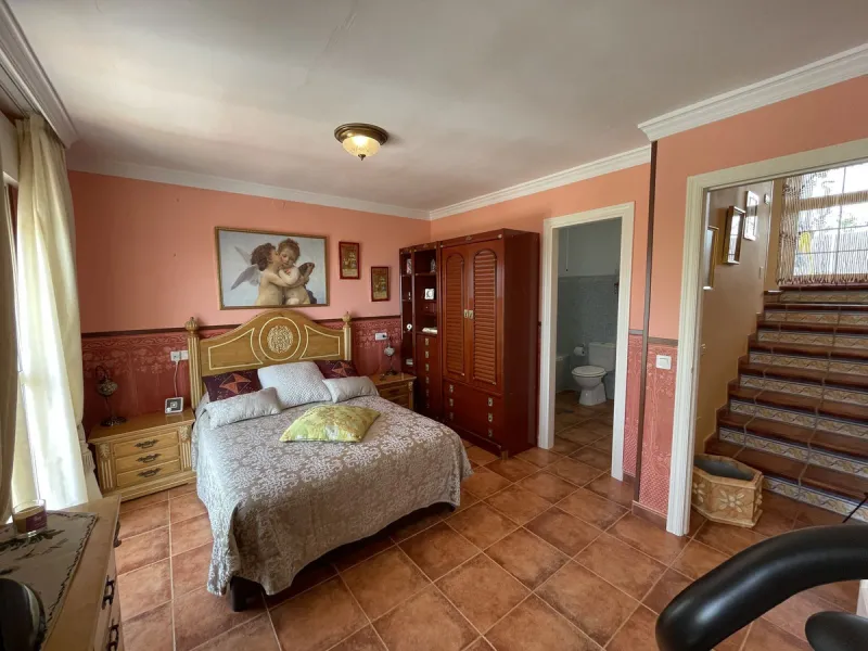 Mediterranean-Style Townhouse with Breathtaking Sea Views in Altos de Los Monteros