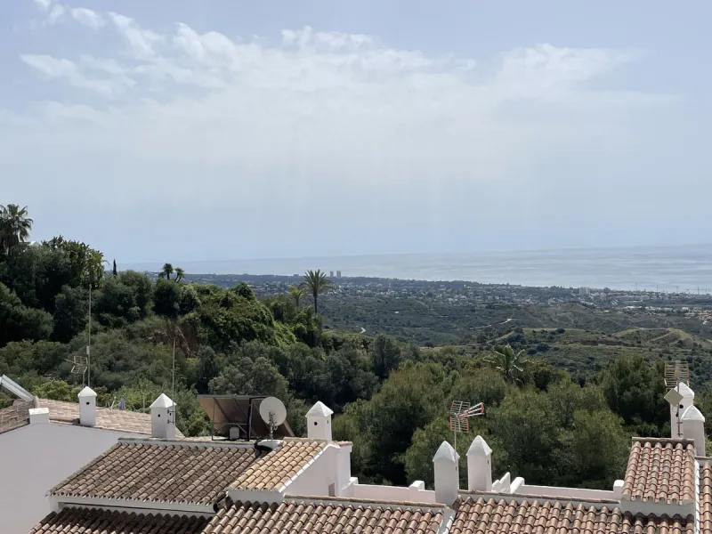 Mediterranean-Style Townhouse with Breathtaking Sea Views in Altos de Los Monteros