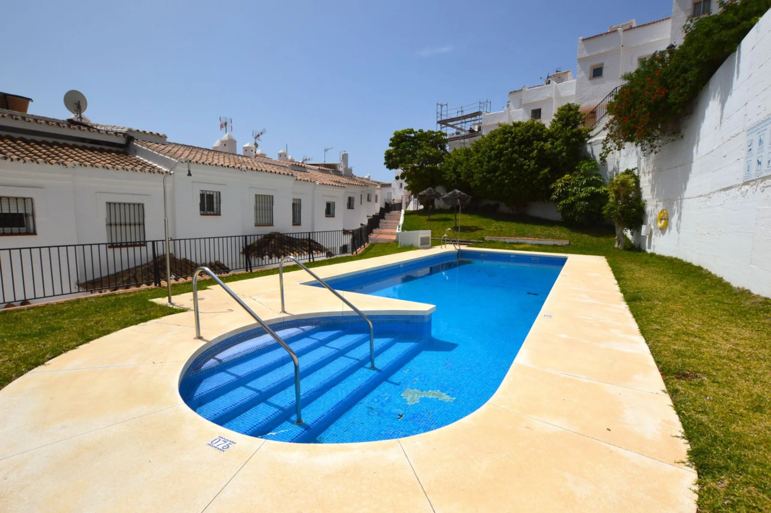 Mediterranean-Style Townhouse with Breathtaking Sea Views in Altos de Los Monteros