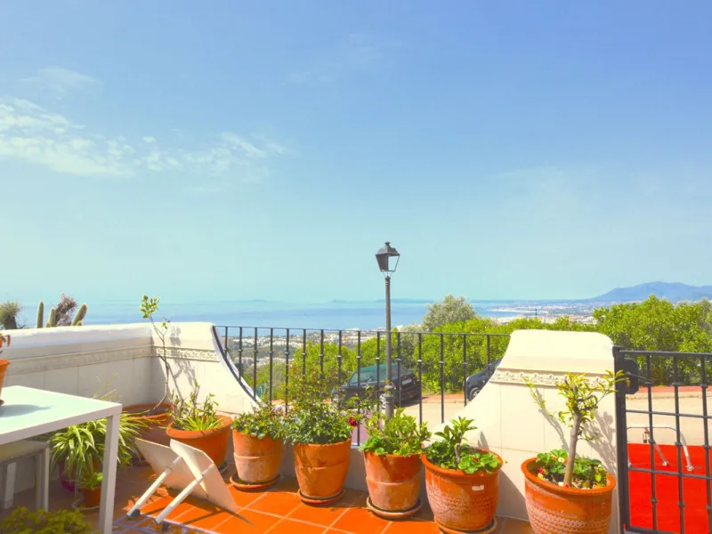 Mediterranean-Style Townhouse with Breathtaking Sea Views in Altos de Los Monteros