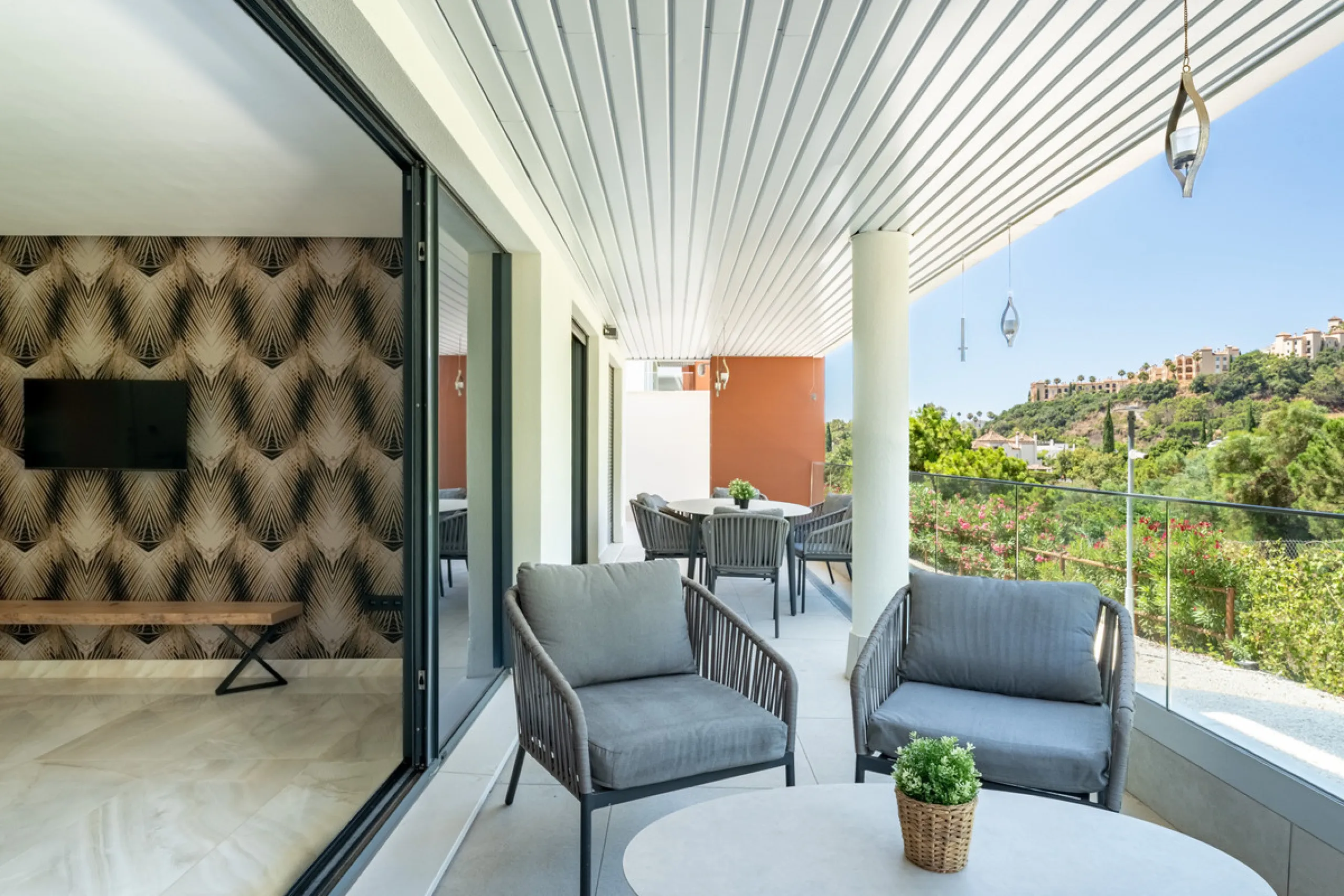 Welcome to this stunning property in the exclusive urbanization of La Alborada Homes in Benahavís. Completely renovated in 2022, this stylish apartment blends modern luxury, comfort, and a prime location with rental license already in place