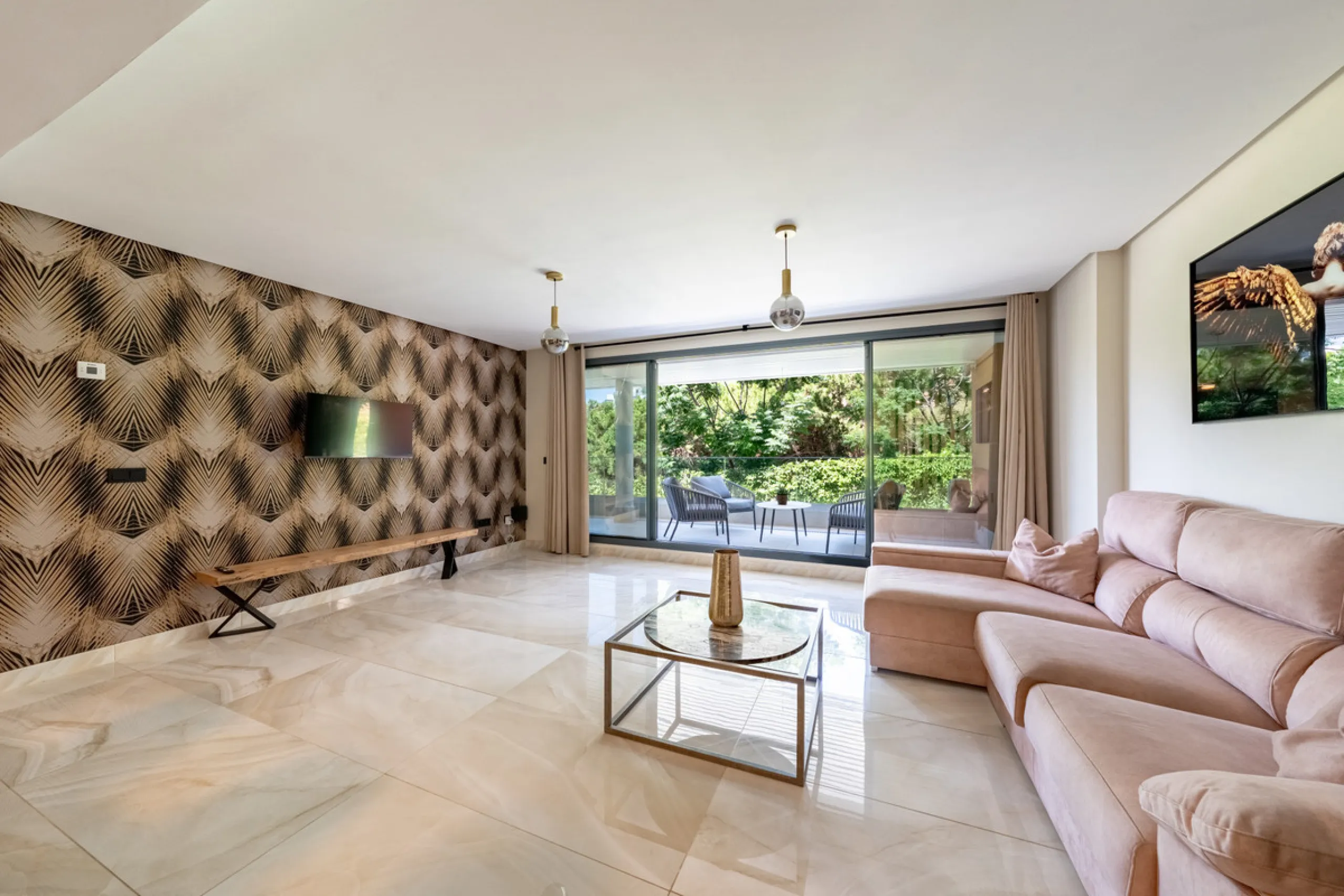 Welcome to this stunning property in the exclusive urbanization of La Alborada Homes in Benahavís. Completely renovated in 2022, this stylish apartment blends modern luxury, comfort, and a prime location with rental license already in place