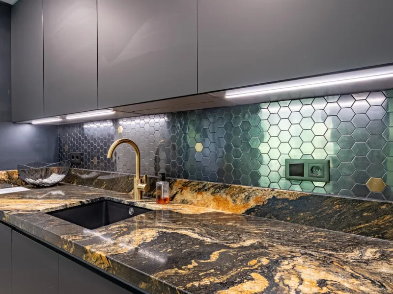 Welcome to this stunning property in the exclusive urbanization of La Alborada Homes in Benahavís. Completely renovated in 2022, this stylish apartment blends modern luxury, comfort, and a prime location with rental license already in place