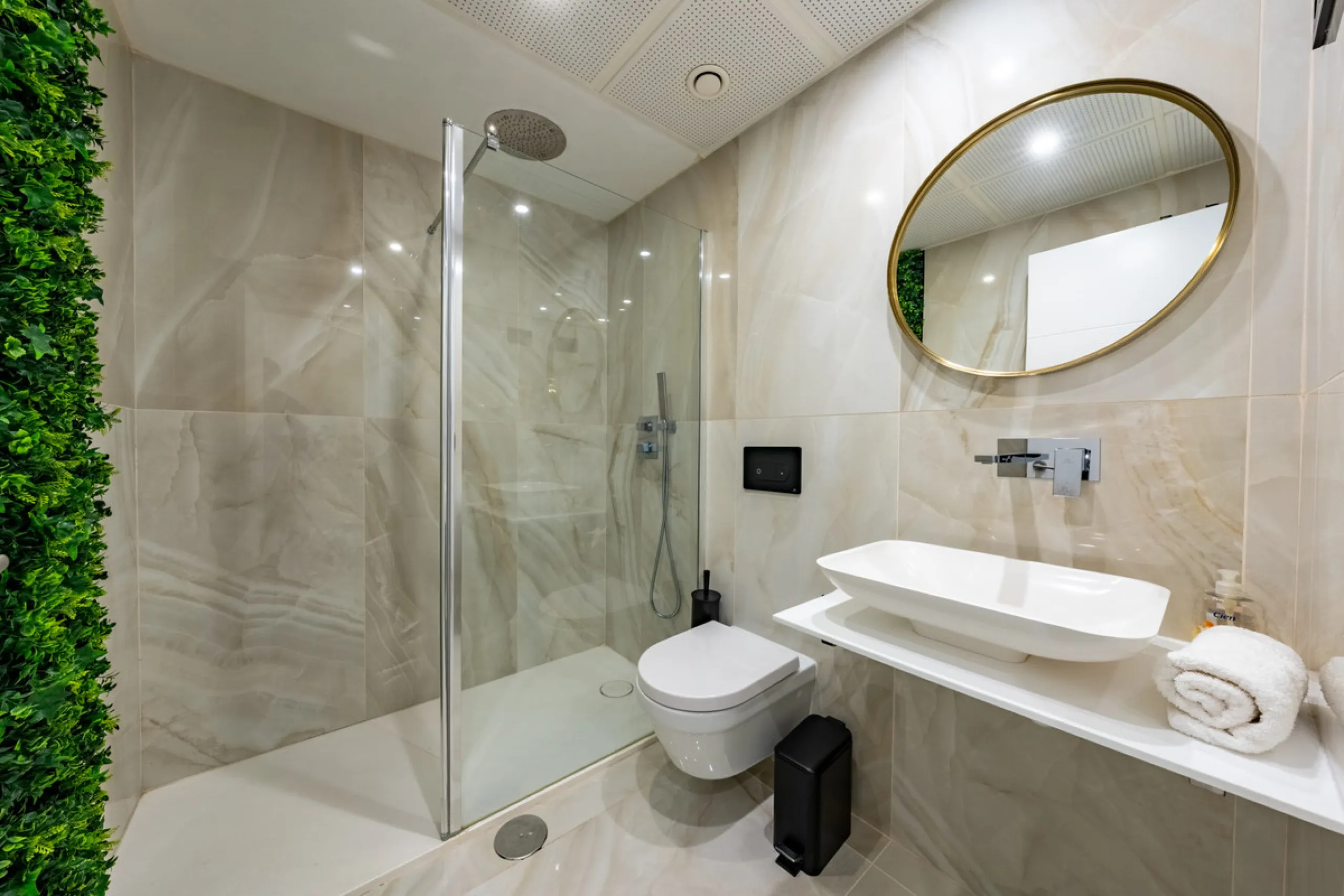 Welcome to this stunning property in the exclusive urbanization of La Alborada Homes in Benahavís. Completely renovated in 2022, this stylish apartment blends modern luxury, comfort, and a prime location with rental license already in place