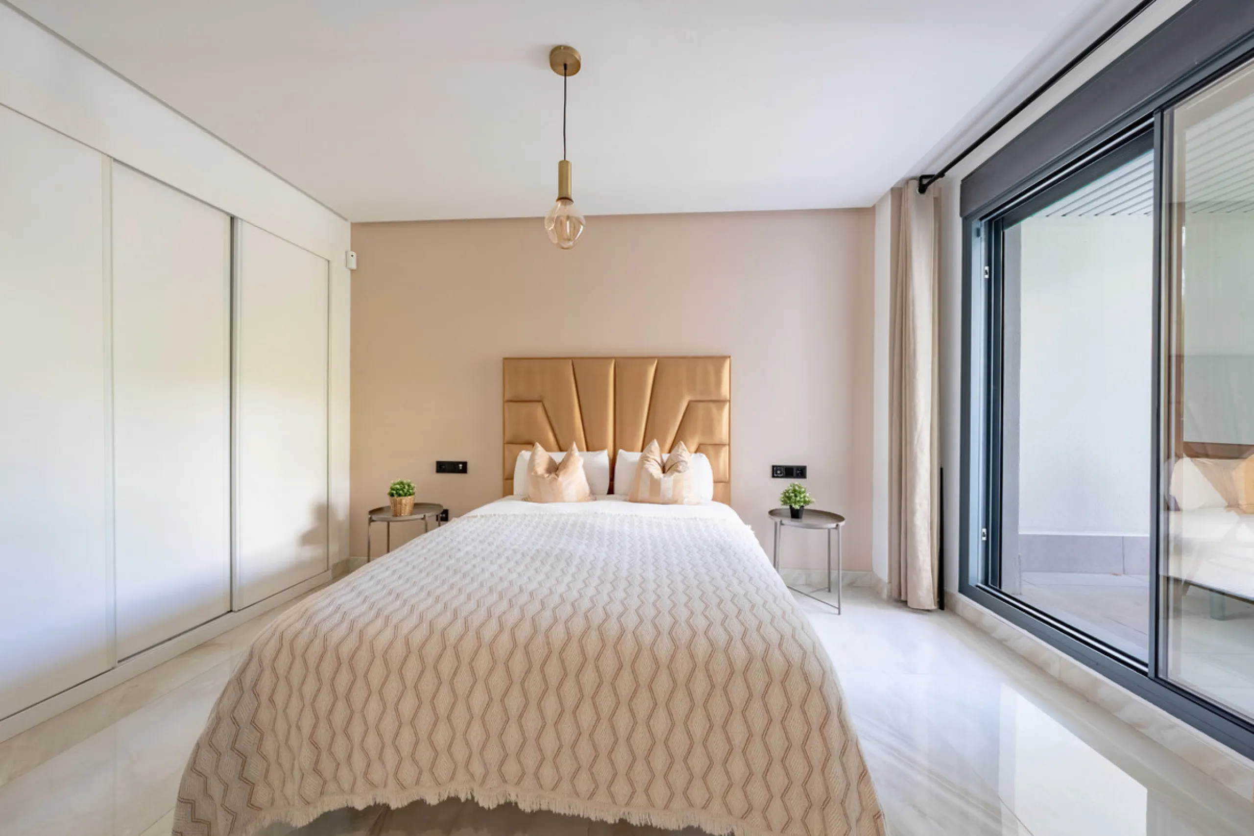 Welcome to this stunning property in the exclusive urbanization of La Alborada Homes in Benahavís. Completely renovated in 2022, this stylish apartment blends modern luxury, comfort, and a prime location with rental license already in place
