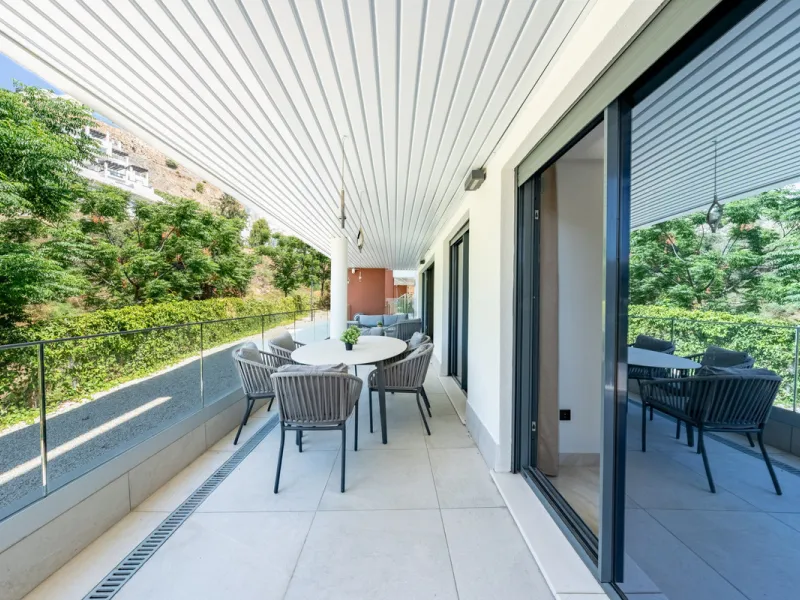 Welcome to this stunning property in the exclusive urbanization of La Alborada Homes in Benahavís. Completely renovated in 2022, this stylish apartment blends modern luxury, comfort, and a prime location with rental license already in place