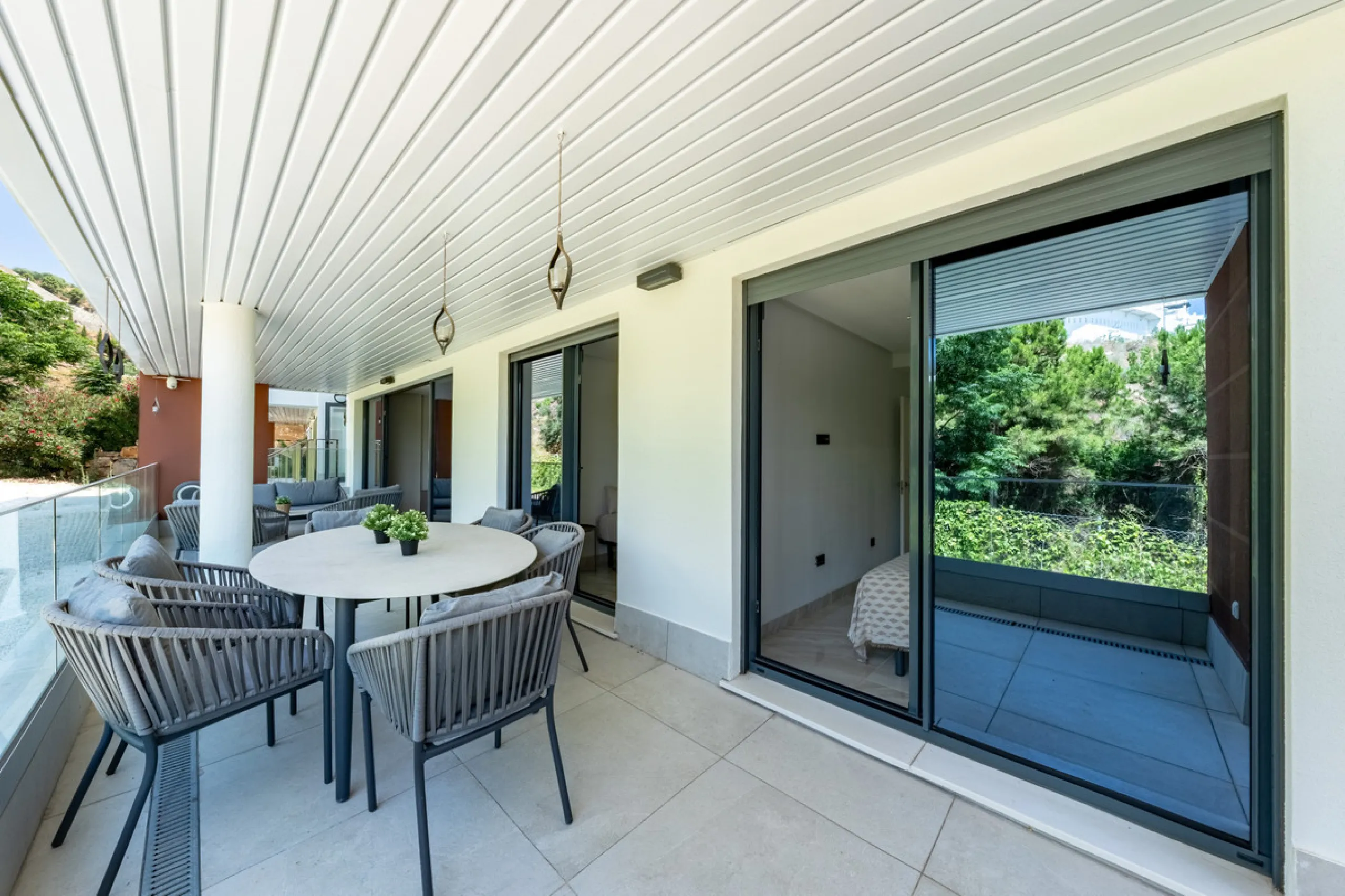 Welcome to this stunning property in the exclusive urbanization of La Alborada Homes in Benahavís. Completely renovated in 2022, this stylish apartment blends modern luxury, comfort, and a prime location with rental license already in place