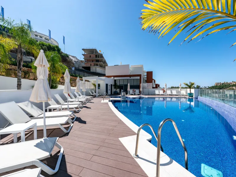 Welcome to this stunning property in the exclusive urbanization of La Alborada Homes in Benahavís. Completely renovated in 2022, this stylish apartment blends modern luxury, comfort, and a prime location with rental license already in place