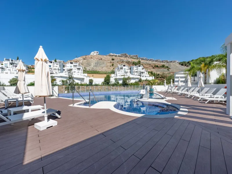 Welcome to this stunning property in the exclusive urbanization of La Alborada Homes in Benahavís. Completely renovated in 2022, this stylish apartment blends modern luxury, comfort, and a prime location with rental license already in place