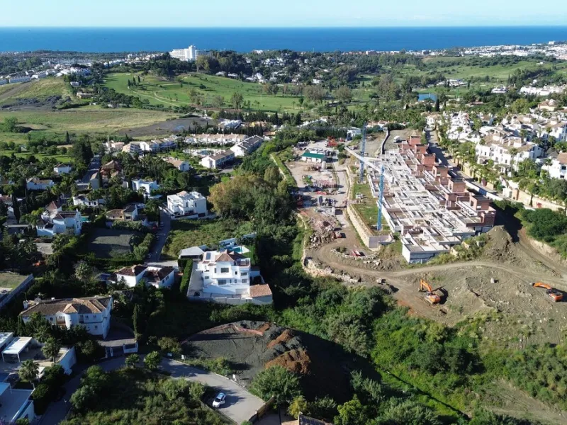 Plot with Approved Project and Paid License — Ready to Build in La Alquería, Benahavís!