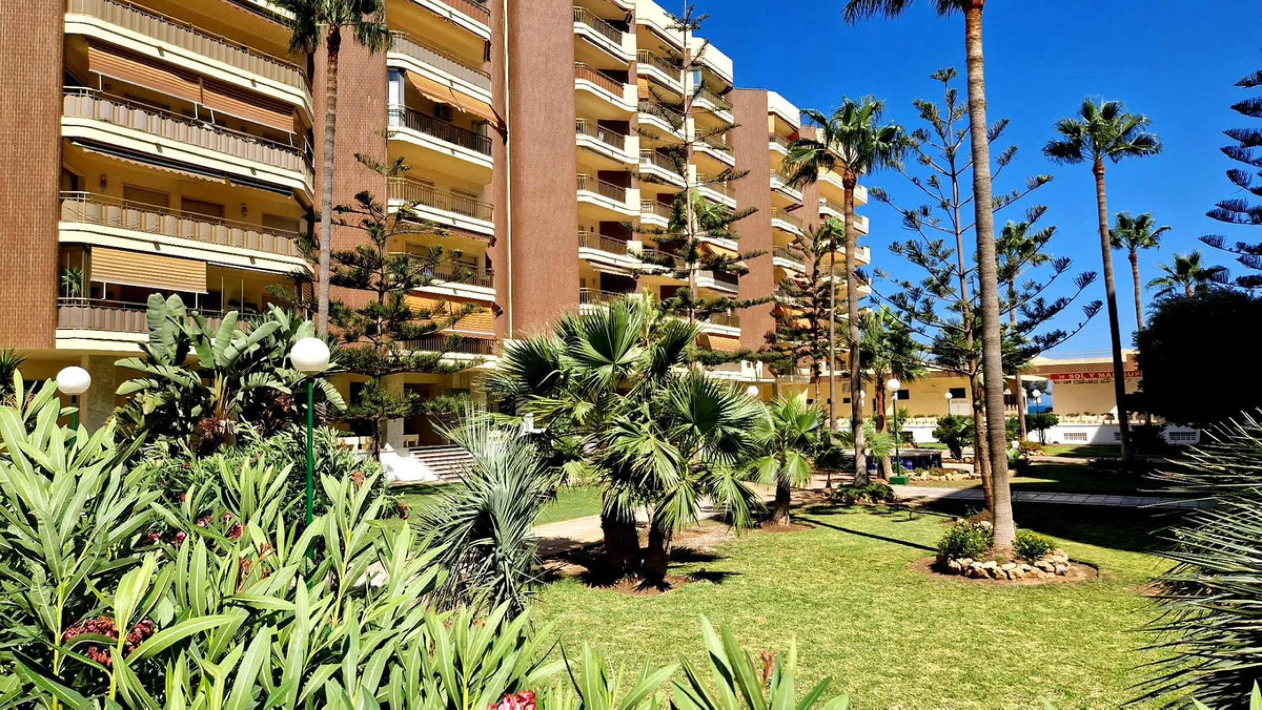 Апартамент средний этаж, Fuengirola, Costa del Sol