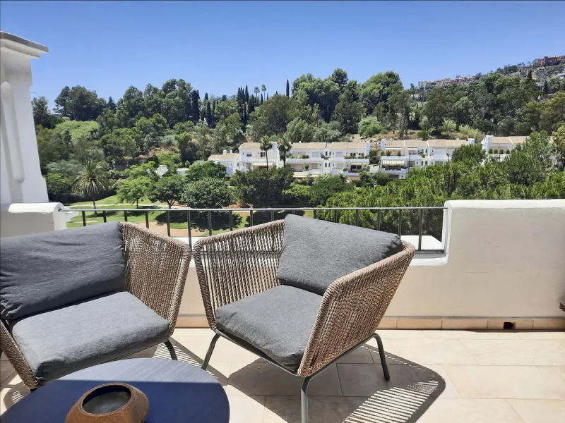 Stunning Penthouse with Golf Course Views in La Quinta