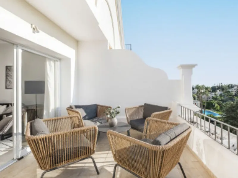 Stunning Penthouse with Golf Course Views in La Quinta